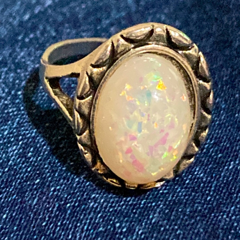 Faux opal silver tone ring - Picture 1 of 1
